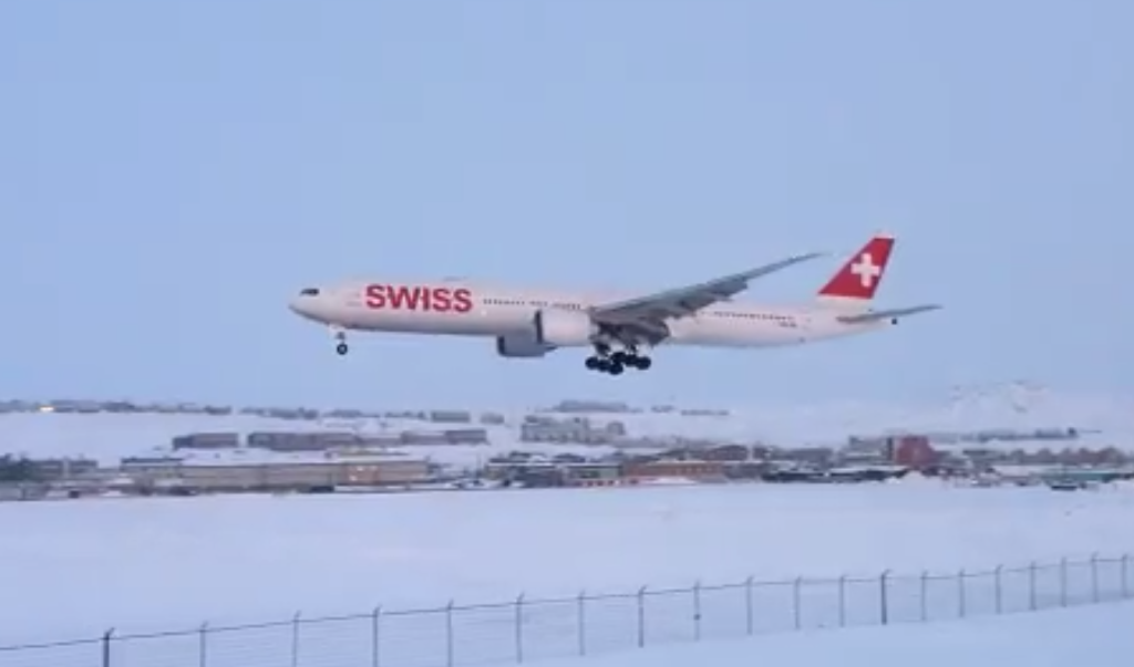 Picture of: Swiss #LX just landed at Iqaluit Airport with one engine shut down